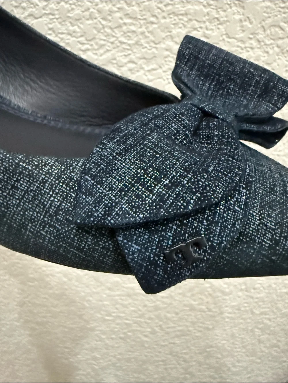 TORY BURCH Rosalind Navy Blue Denim Print Textured Suede Ballet Flats Size 8M